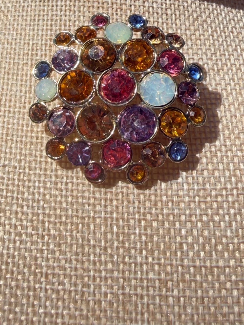 Gold-Tone Decorative Cluster Brooch - Elegant Women’s Jewelry